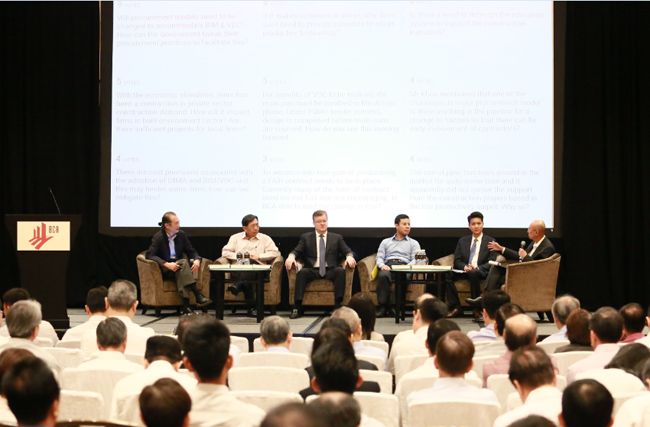 Guest-of-Honour SMS Desmond Lee (third from right) leading the dialogue session. Joining SMS Lee were (from leftmost) Mr Khoo Poh Bin, Dr John Keung, Mr Grant Kelley, Mr Joseph Yau, and Mr Han Fook Kwang.