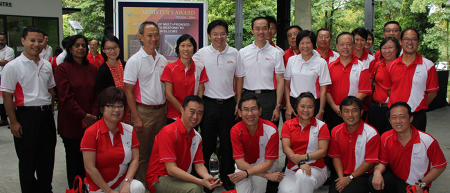 Minister for National Development, Mr Lawrence Wong, presented AVA with the Minister’s Award (Team) for the development of a multi-pronged approach to deal with plankton blooms in Singapore waters.