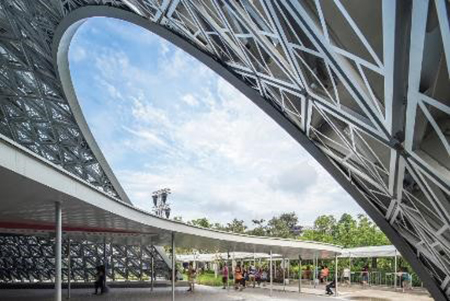 The Future of Us Pavilion by the Singapore University of Technology and Design (SUTD) was created using the parametric and algorithmic approach, pushing the boundaries of design, fabrication, and construction methods.